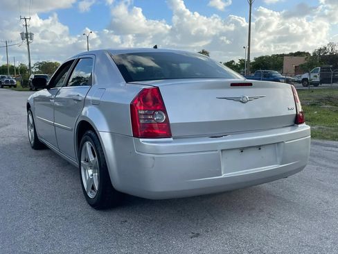 Used 2008 Chrysler 300 LX RWD image 8