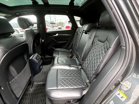 Used 2018 Audi SQ5 Premium Plus w/ Navigation Package image 20
