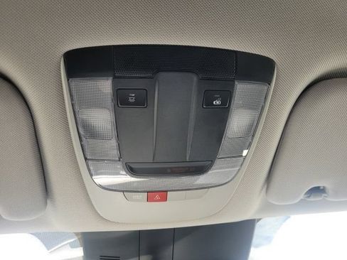 Certified 2025 Kia Sorento S AWD/4WD image 33