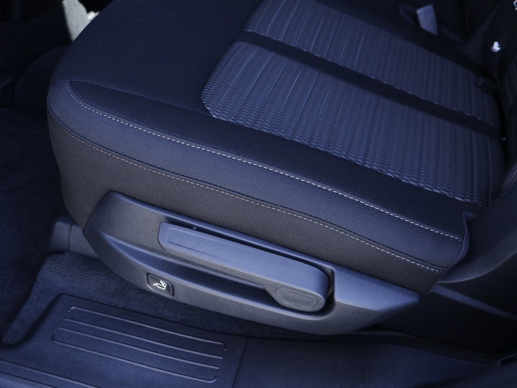 New 2026 Kia Sorento LX FWD image 15