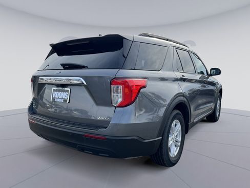 Used 2021 Ford Explorer XLT image 7