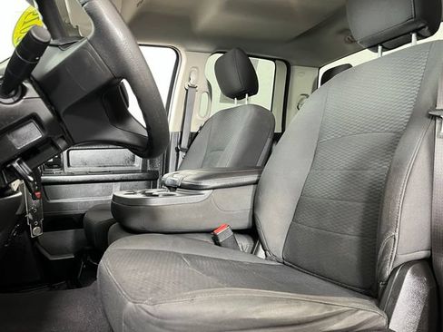Used 2019 RAM 1500 Express w/ Express Value Package AWD/4WD image 17