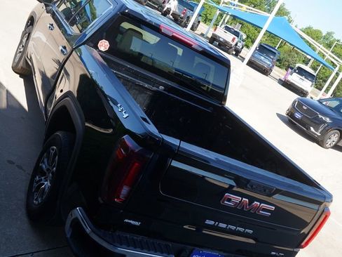 Used 2025 GMC Sierra 1500 SLT AWD/4WD image 16