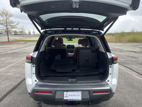 Certified 2026 Nissan Pathfinder Platinum AWD/4WD image 30