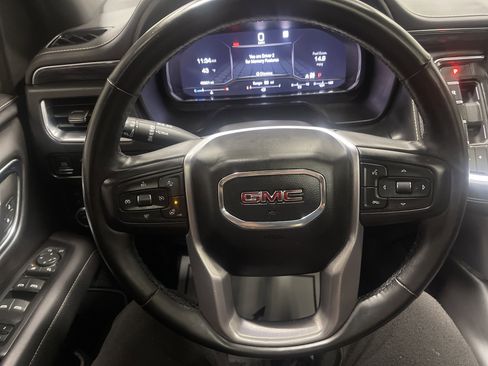 Used 2023 GMC Yukon XL SLT w/ SLT Luxury Package image 31