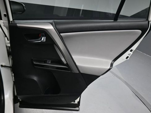 Used 2018 Toyota RAV4 Limited image 36