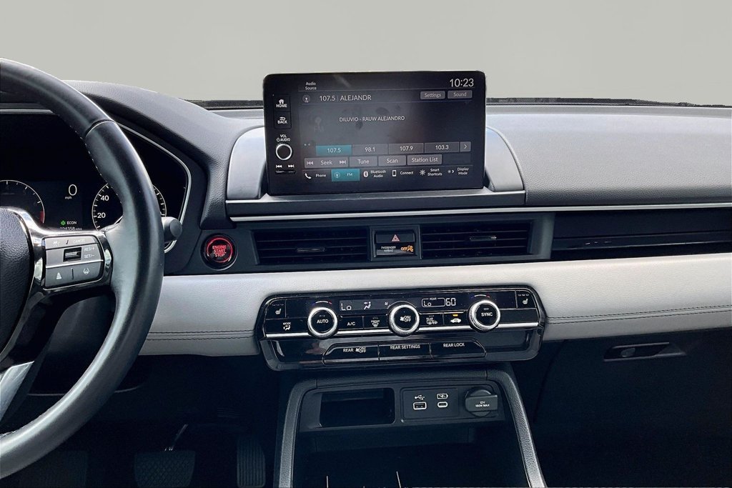 Used 2025 Honda Pilot EX-L image 10