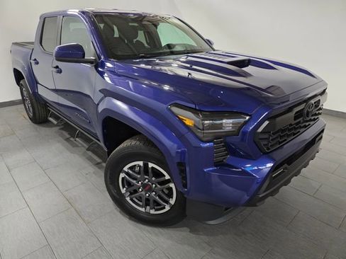 Used 2024 Toyota Tacoma TRD Sport image 7