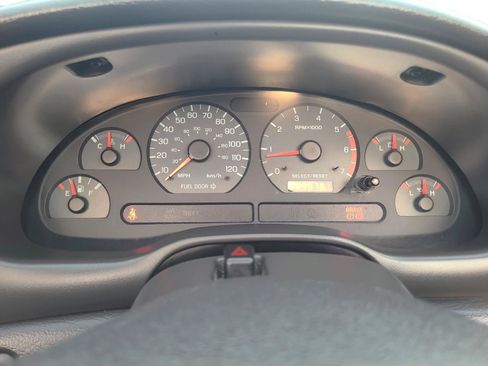 Used 2002 Ford Mustang Convertible RWD image 13