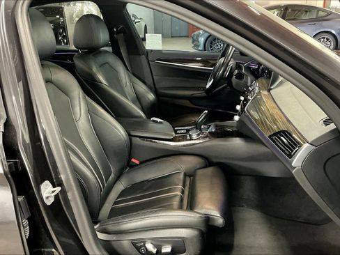 Used 2019 BMW 530e 530e iPerformance image 10