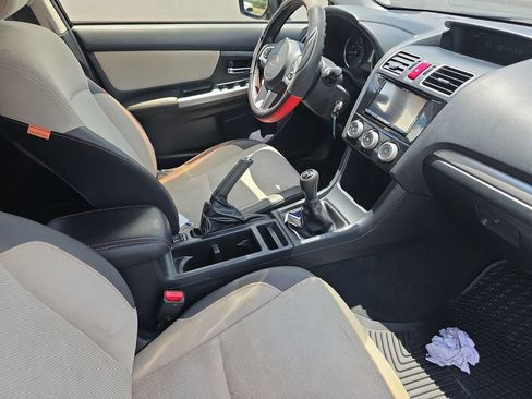 Used 2017 Subaru Crosstrek 2.0i Premium AWD/4WD image 17
