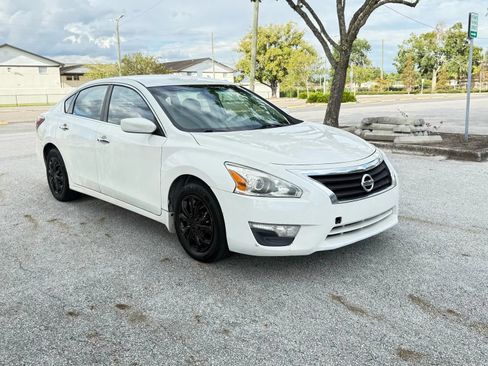 Used 2015 Nissan Altima 2.5 S w/ Power Driver Seat Package FWD image 4