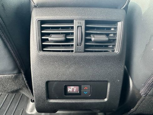 Used 2022 Mitsubishi Outlander SEL image 12