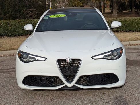 Certified 2022 Alfa Romeo Giulia Ti image 9