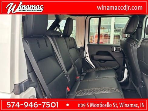 Used 2021 Jeep Wrangler Unlimited Sahara AWD/4WD image 15