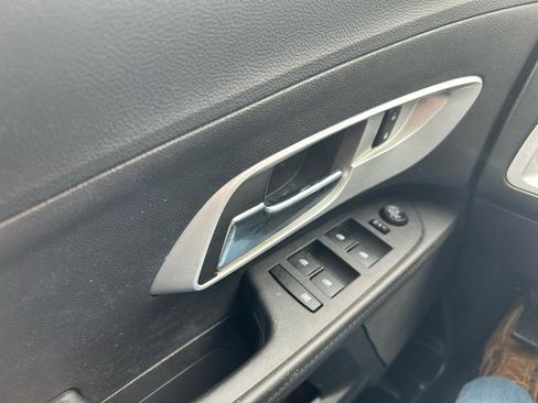 Used 2013 Chevrolet Equinox LS image 26