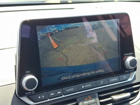 Used 2025 Nissan Altima 2.5 S FWD image 18