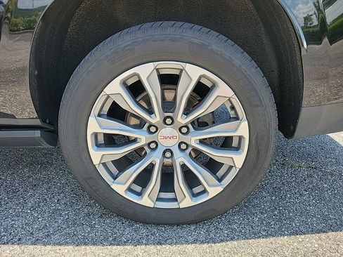 Used 2021 GMC Yukon XL Denali w/ Denali Ultimate Package RWD image 8