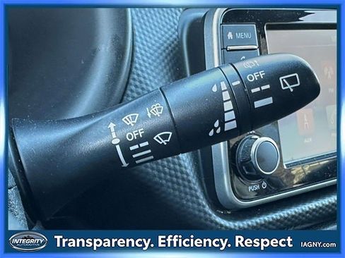 Used 2021 Nissan Kicks S image 29