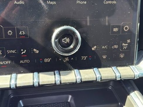 Used 2025 GMC Acadia Elevation image 21