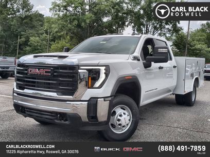 New 2025 GMC Sierra 3500 Pro w/ Convenience Package