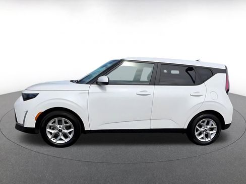 Used 2025 Kia Soul LX w/ LX Technology Package image 8