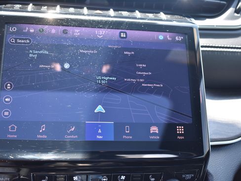 New 2025 Jeep Grand Cherokee Limited w/ Luxury Tech Group II RWD image 18