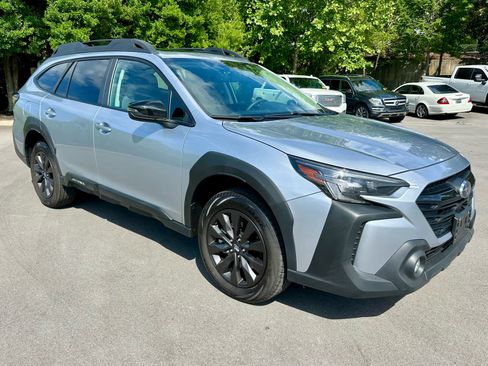 Used 2025 Subaru Outback Onyx Edition AWD/4WD image 3