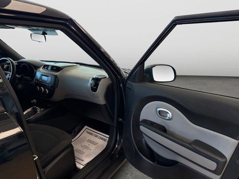 Used 2016 Kia Soul FWD image 19