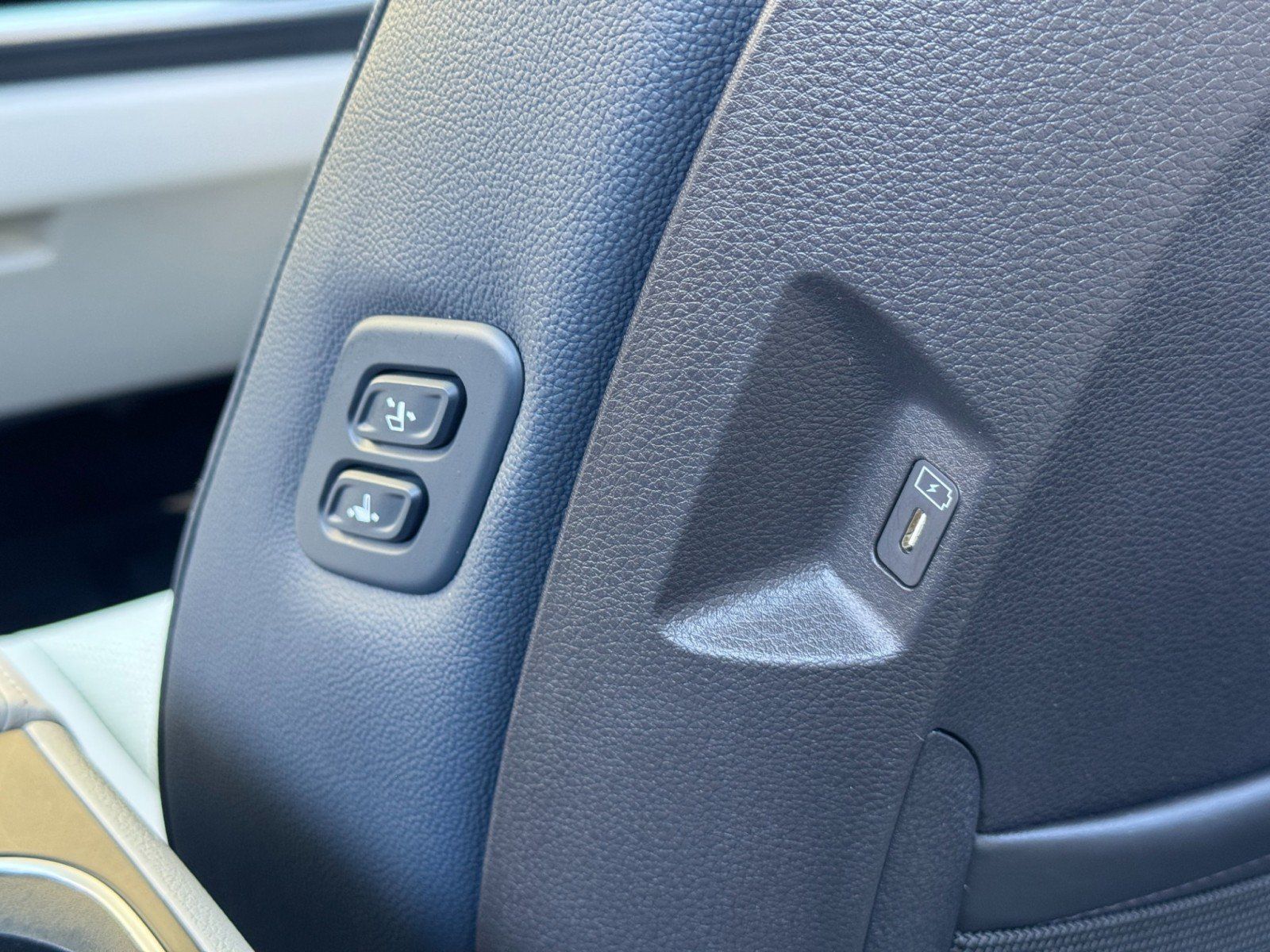 Used 2025 Kia Carnival SX Prestige FWD image 39
