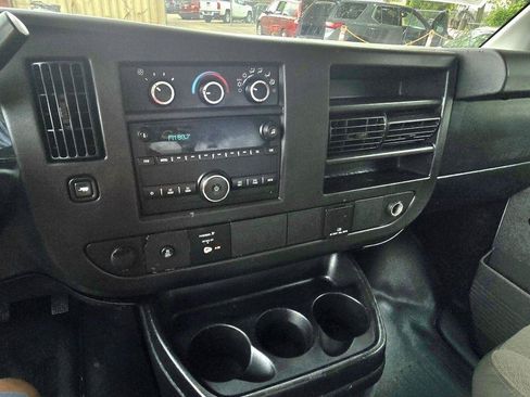 Used 2016 Chevrolet Express 3500 RWD image 14