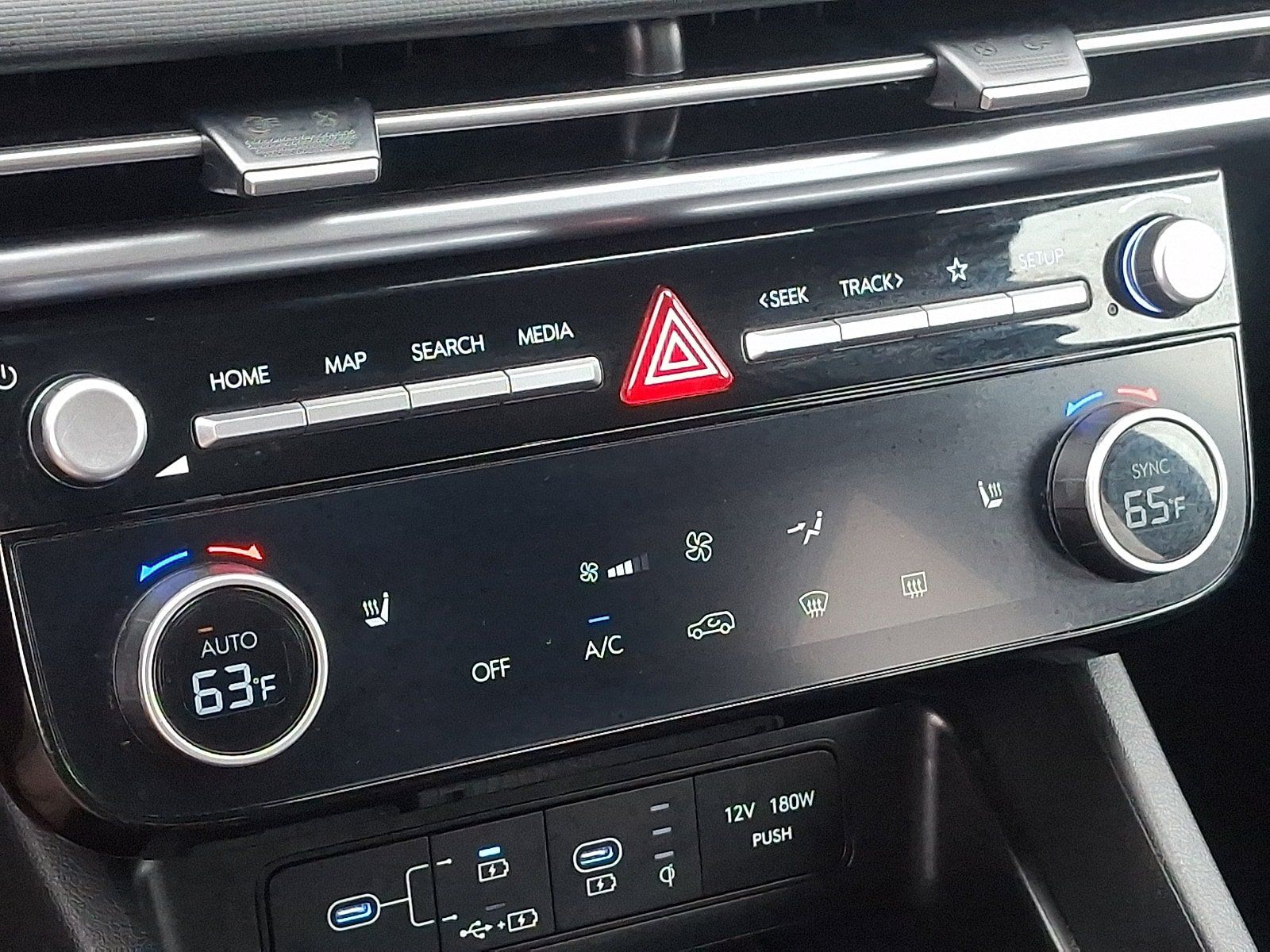 Certified 2025 Hyundai Tucson SEL AWD/4WD image 16