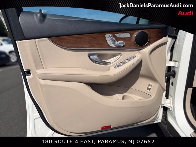 Used 2021 Mercedes-Benz GLC 300 4MATIC image 11