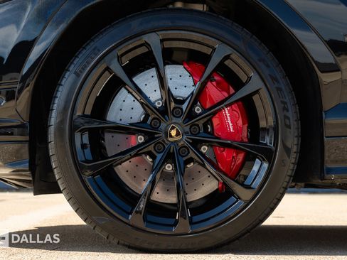 Used 2023 Lamborghini Urus S AWD/4WD image 8