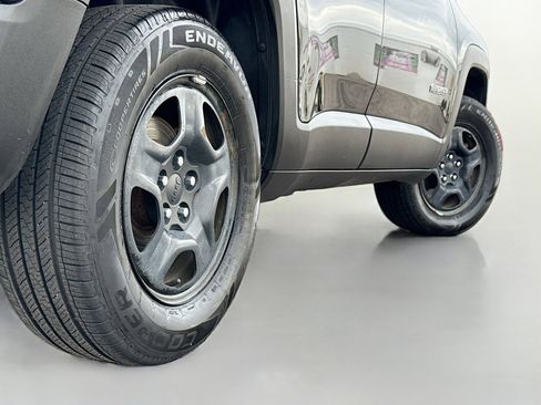 Used 2018 Jeep Renegade Sport w/ Power & Air Group image 17