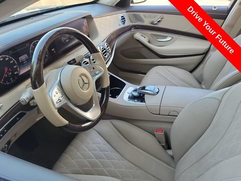 Used 2018 Mercedes-Benz S 560 Sedan image 3