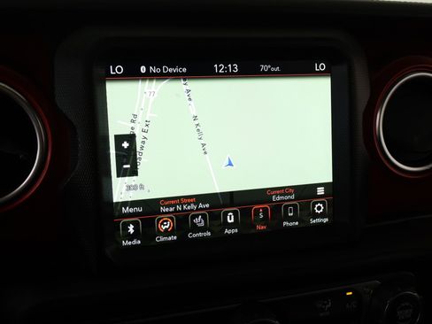 Used 2023 Jeep Gladiator Rubicon w/ LED Lighting Group AWD/4WD image 7