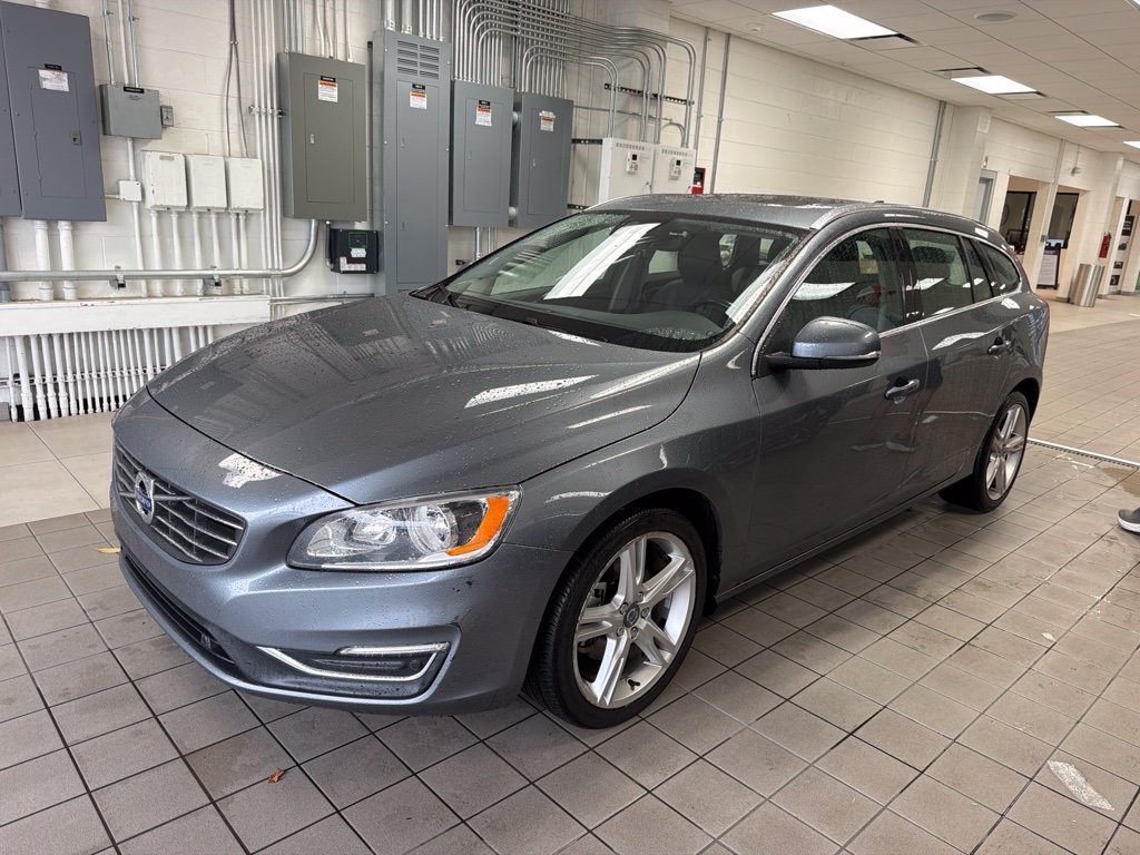 Used 2016 Volvo V60 T5 Premier w/ Convenience Package FWD image 3
