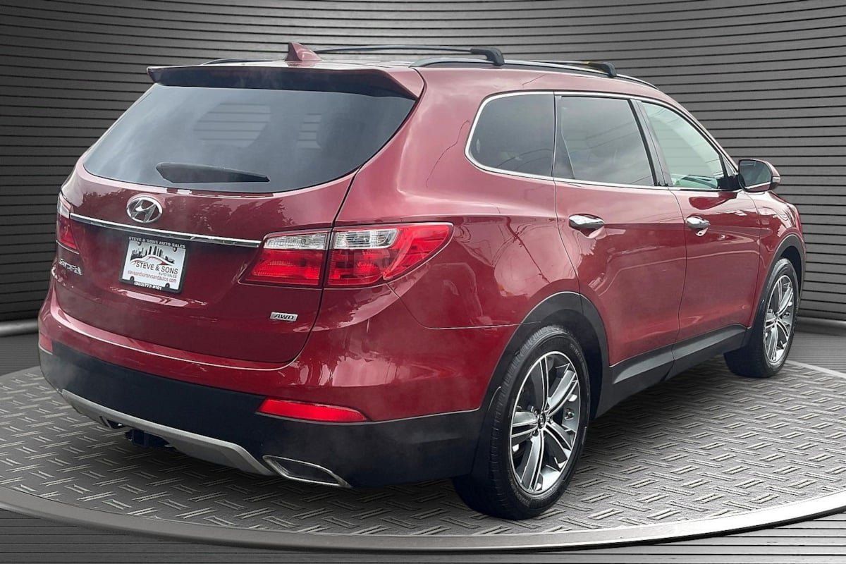 Used 2015 Hyundai Santa Fe GLS w/ Option Group 02 AWD/4WD image 6