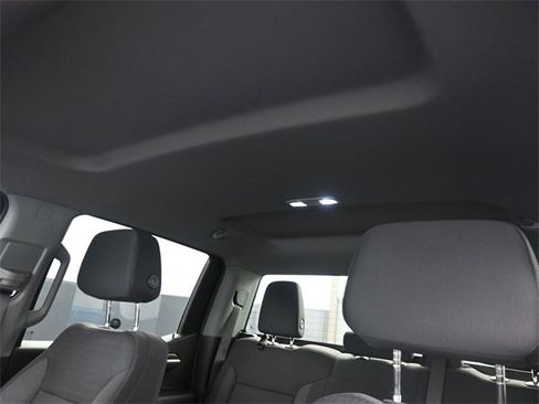 Used 2022 Chevrolet Silverado 1500 RST image 2