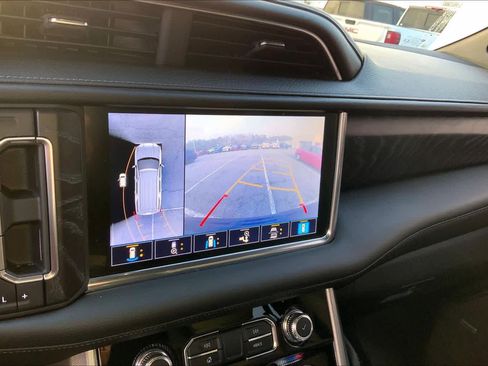 Used 2021 GMC Yukon Denali w/ Denali Ultimate Package image 28