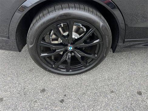 Used 2026 BMW X7 xDrive40i w/ M Sport Package image 29