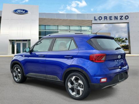 Used 2025 Hyundai Venue SEL FWD image 7