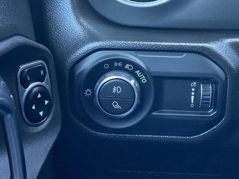 Used 2023 Jeep Gladiator Sport AWD/4WD image 14