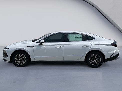 New 2026 Hyundai Sonata Blue FWD image 2