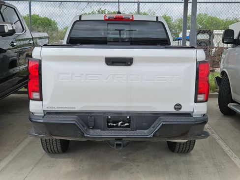 Used 2025 Chevrolet Colorado Z71 w/ Technology Package image 3