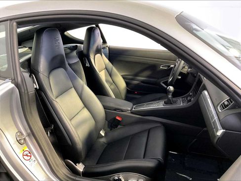 Certified 2024 Porsche 718 Cayman RWD image 18