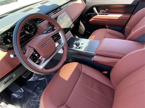 New 2025 Land Rover Range Rover SV image 5
