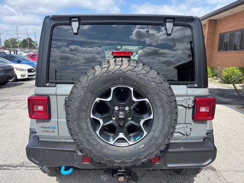 Used 2023 Jeep Wrangler Unlimited Rubicon 4xe w/ Cold Weather Group AWD/4WD image 11