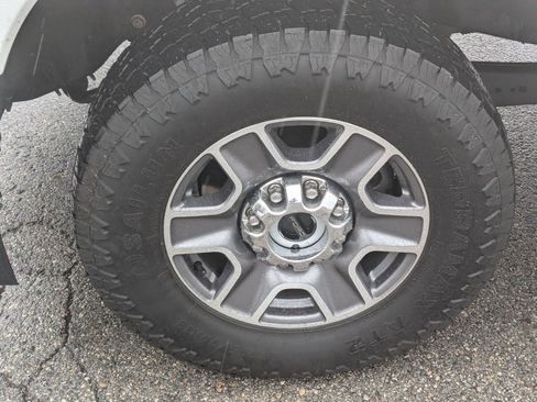 Used 2024 Ford F350 Lariat image 13